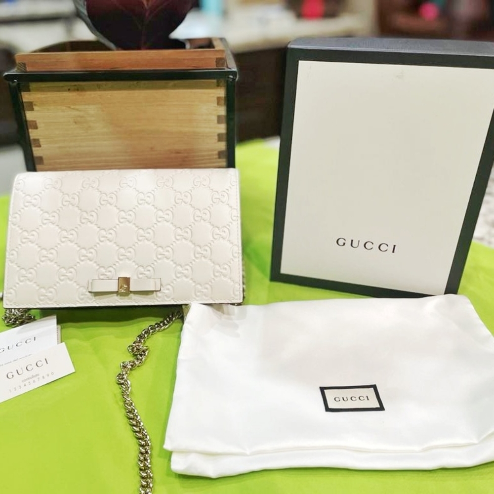 gucci guccissima signature leather crossbody bag